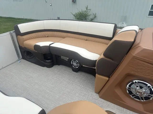 Slide: The Image of Tahoe 2585 Cascade QL 2025 - 13