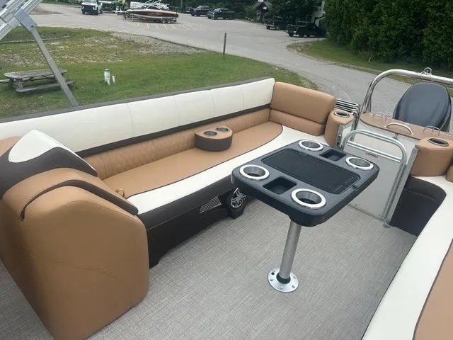 Slide: The Image of Tahoe 2585 Cascade QL 2025 - 19