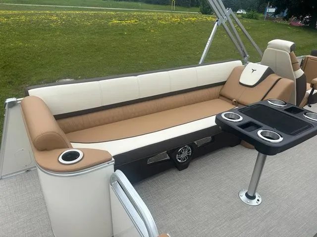 Slide: The Image of Tahoe 2585 Cascade QL 2025 - 21