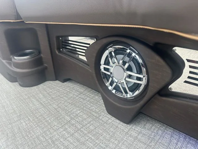 Slide: The Image of Tahoe 2585 Cascade QL 2025 - 32