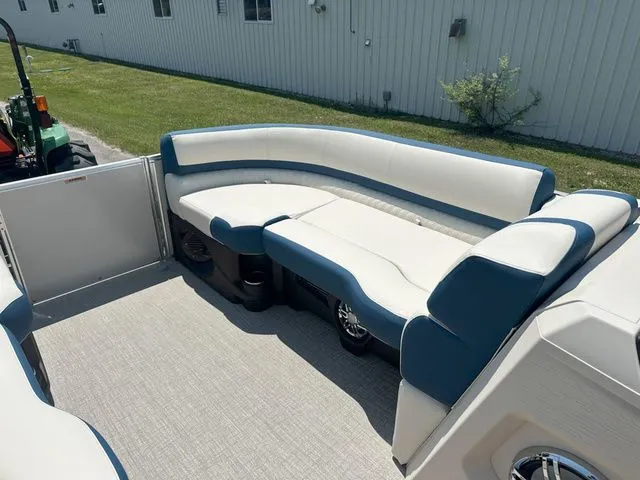 Slide: The Image of Tahoe 2585 Cascade QL 2025 - 12