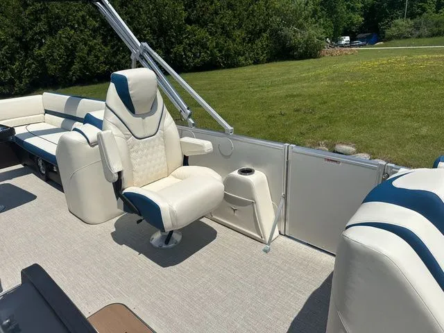 Slide: The Image of Tahoe 2585 Cascade QL 2025 - 14