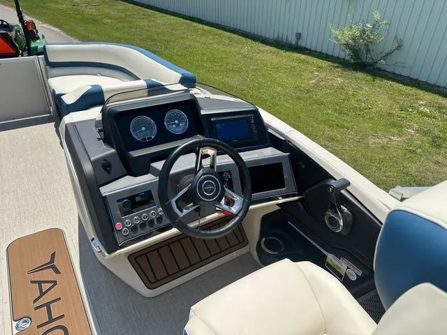 Slide: The Image of Tahoe 2585 Cascade QL 2025 - 16