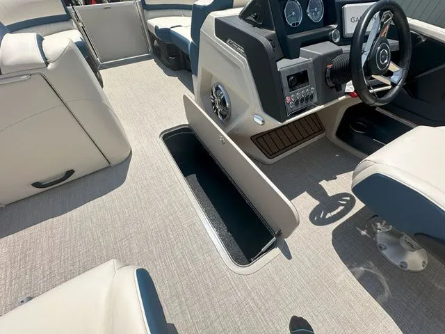 Slide: The Image of Tahoe 2585 Cascade QL 2025 - 20