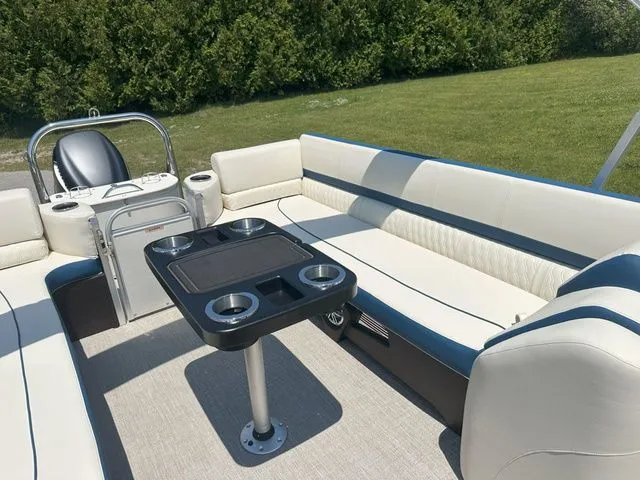 Slide: The Image of Tahoe 2585 Cascade QL 2025 - 23