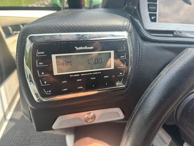 Slide: The Image of Malibu Wakesetter 20 VTX 2015 - 20