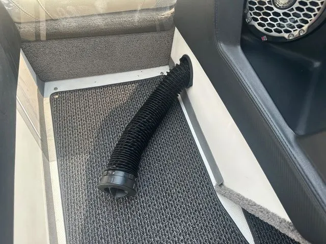 Slide: The Image of Malibu Wakesetter 20 VTX 2015 - 29