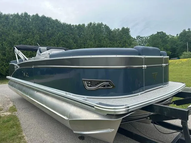 Slide: The Image of Tahoe 2585 Cascade QL 2025 - 11