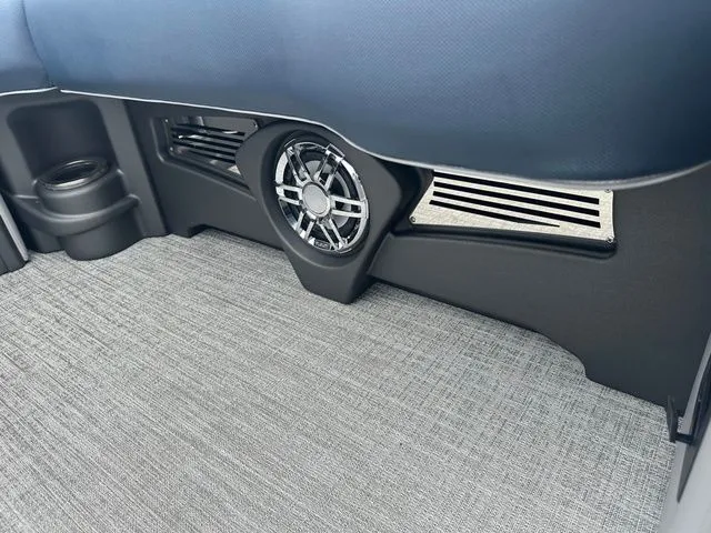 Slide: The Image of Tahoe 2585 Cascade QL 2025 - 15