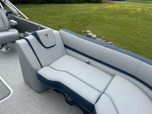 Slide: The Image of Tahoe 2585 Cascade QL 2025 - 20