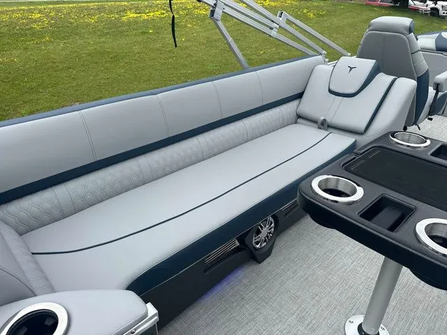 Slide: The Image of Tahoe 2585 Cascade QL 2025 - 26