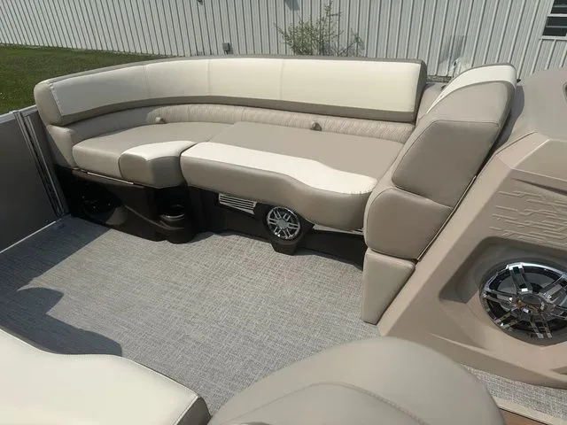 Slide: The Image of Tahoe 2585 Cascade QL 2025 - 10