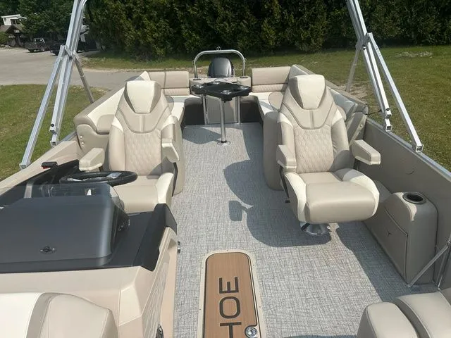 Slide: The Image of Tahoe 2585 Cascade QL 2025 - 14