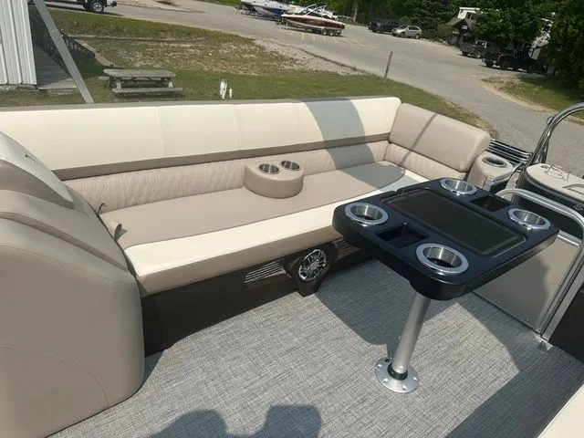 Slide: The Image of Tahoe 2585 Cascade QL 2025 - 23