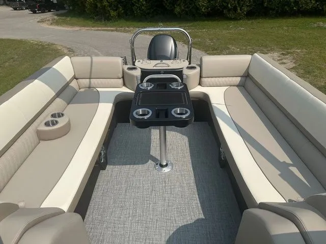 Slide: The Image of Tahoe 2585 Cascade QL 2025 - 25