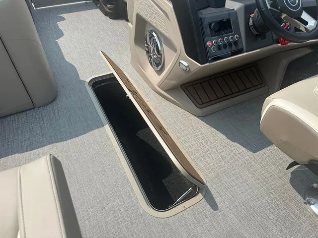 Slide: The Image of Tahoe 2585 Cascade QL 2025 - 27