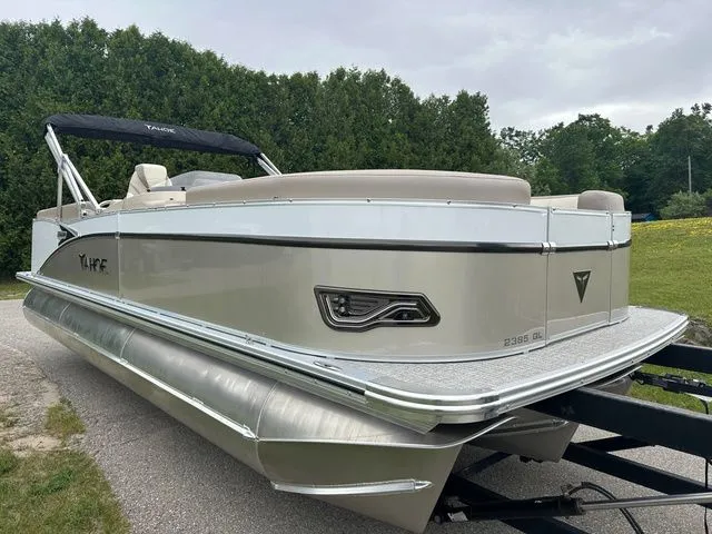 Slide: The Image of Tahoe 2385 Cascade Quad Lounger 2025 - 11