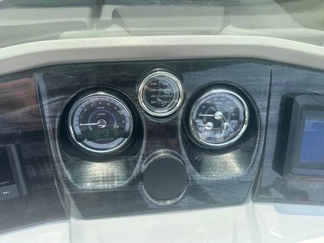 Slide: The Image of Tahoe 2185 LTZ Quad Lounger 2025 - 17