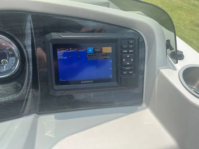 Slide: The Image of Tahoe 2185 LTZ Quad Lounger 2025 - 18