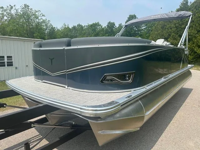 Slide: The Image of Tahoe 2185 LTZ Quad Lounger 2025 - 3