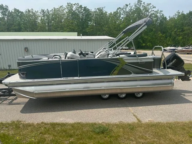 Slide: The Image of Tahoe 2185 LTZ Quad Lounger 2025 - 4