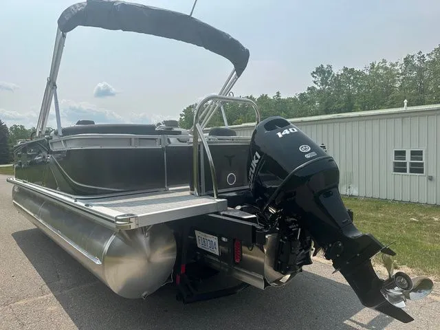 Slide: The Image of Tahoe 2185 LTZ Quad Lounger 2025 - 5