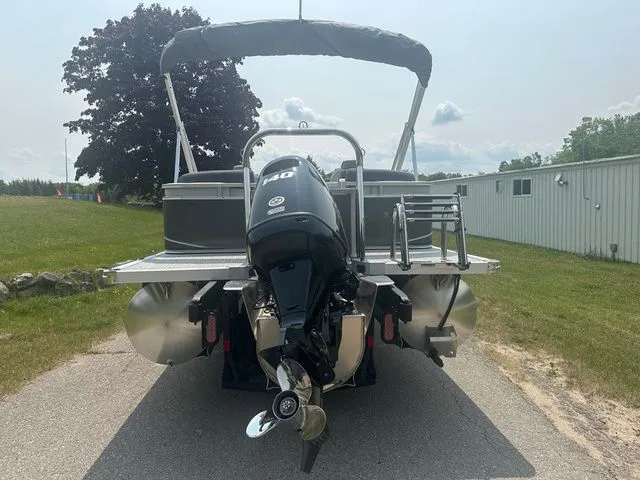 Slide: The Image of Tahoe 2185 LTZ Quad Lounger 2025 - 6