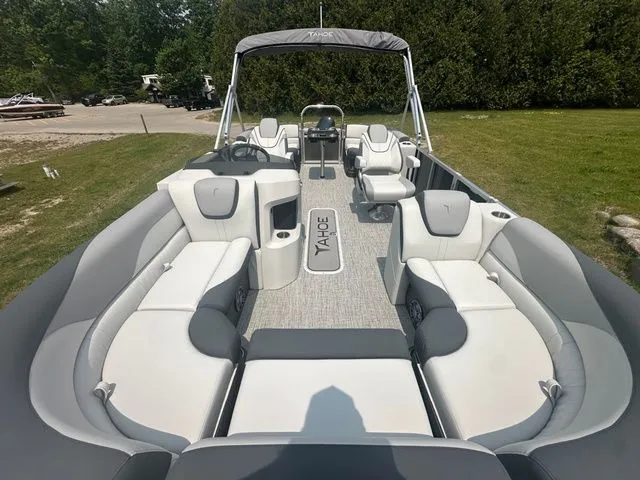 Slide: The Image of Tahoe 2185 LTZ Quad Lounger 2025 - 9