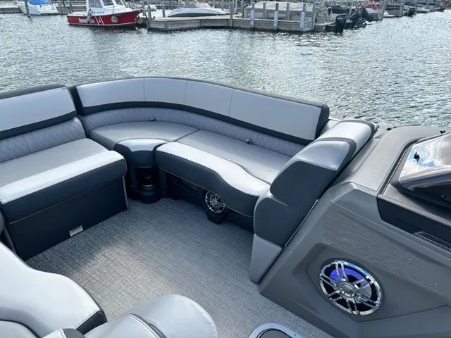 Slide: The Image of Tahoe 2385 ql 2025 - 13