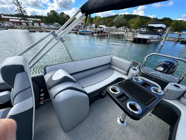 Slide: The Image of Tahoe 2385 ql 2025 - 24