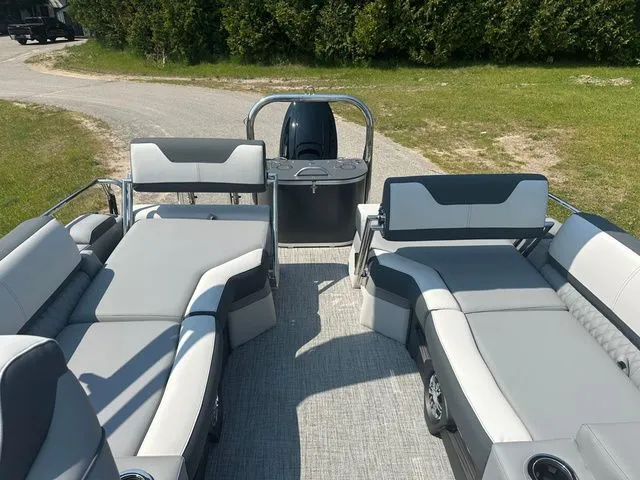 Slide: The Image of Tahoe 2385 ql 2025 - 19