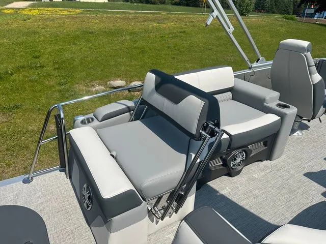 Slide: The Image of Tahoe 2385 ql 2025 - 22