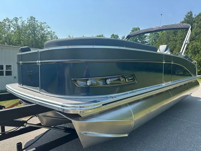 Slide: The Image of Tahoe 2385 ql 2025 - 3