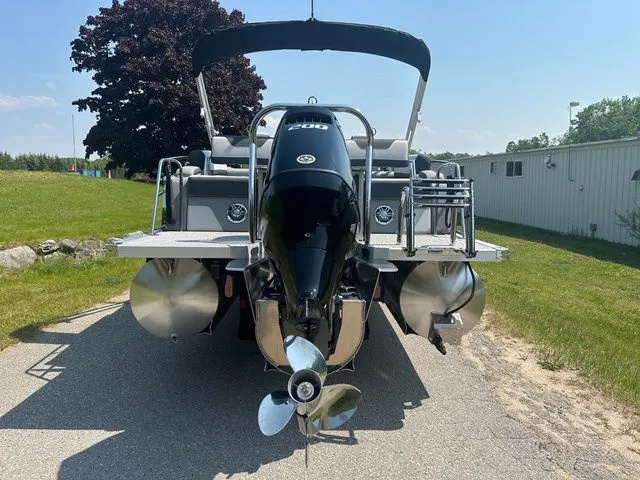 Slide: The Image of Tahoe 2385 ql 2025 - 6