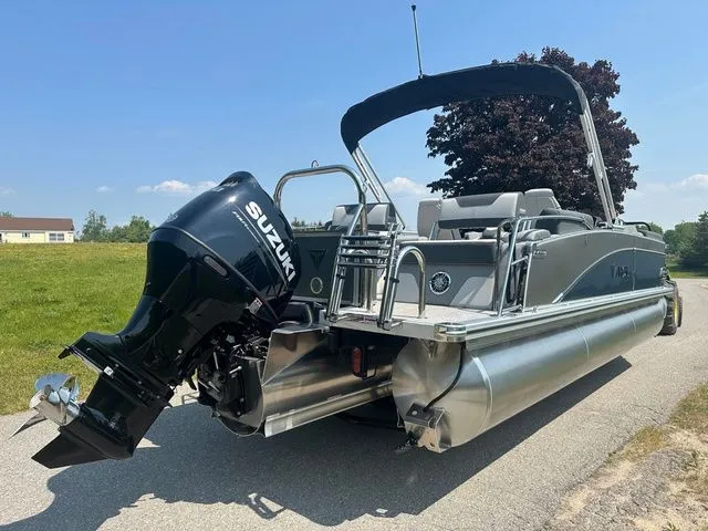 Slide: The Image of Tahoe 2385 ql 2025 - 7