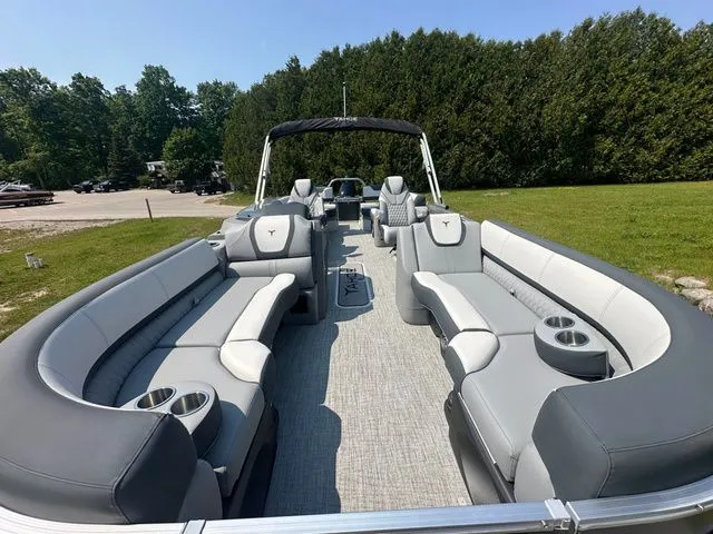 Slide: The Image of Tahoe 2385 ql 2025 - 9