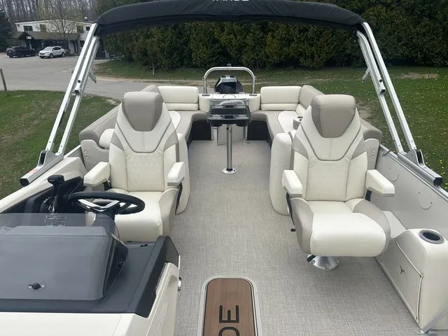 Slide: The Image of Tahoe 25 Cascade QL 2025 - 12