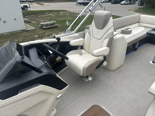 Slide: The Image of Tahoe 25 Cascade QL 2025 - 13