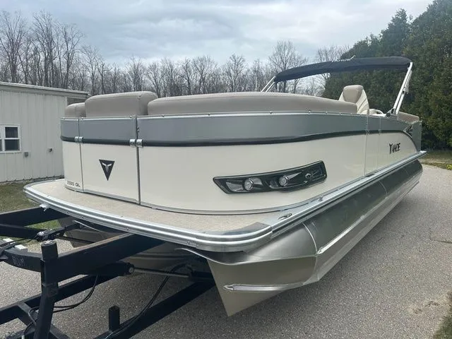 Slide: The Image of Tahoe 25 Cascade QL 2025 - 3