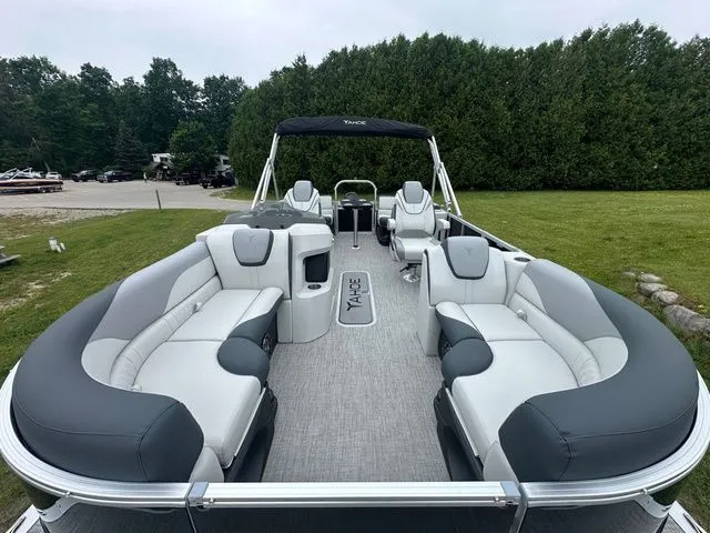 Slide: The Image of Tahoe 2185 LTZ Quad Lounger 2025 - 12