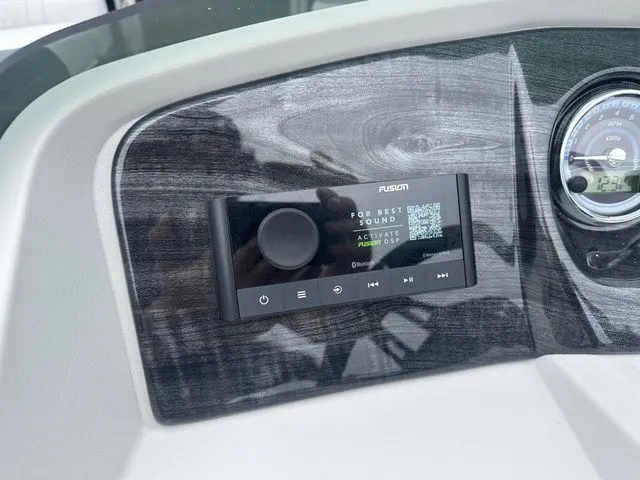 Slide: The Image of Tahoe 2185 LTZ Quad Lounger 2025 - 23