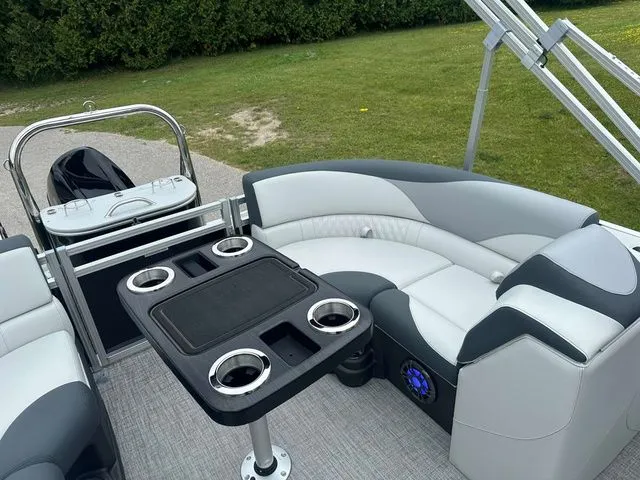 Slide: The Image of Tahoe 2185 LTZ Quad Lounger 2025 - 30