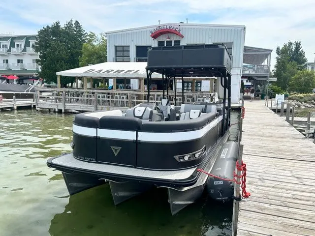 Slide: The Image of Tahoe 2785 Cascade Entertainer 2025 - 10