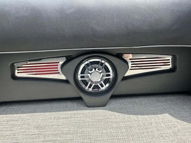 Slide: The Image of Tahoe 2785 Cascade Entertainer 2025 - 16