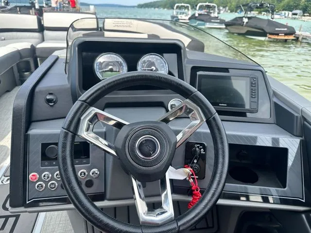 Slide: The Image of Tahoe 2785 Cascade Entertainer 2025 - 8