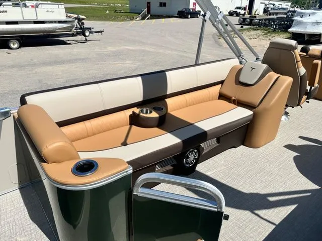 Slide: The Image of Tahoe 2585 Cascade QL 2025 - 11