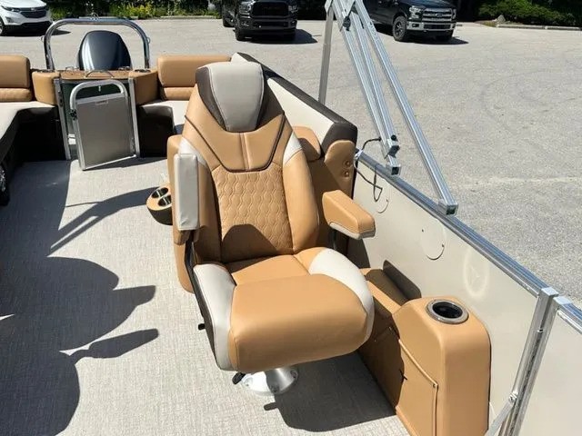 Slide: The Image of Tahoe 2585 Cascade QL 2025 - 17