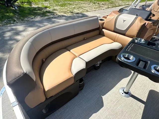 Slide: The Image of Tahoe 2585 Cascade QL 2025 - 19