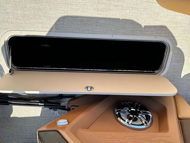 Slide: The Image of Tahoe 2585 Cascade QL 2025 - 23