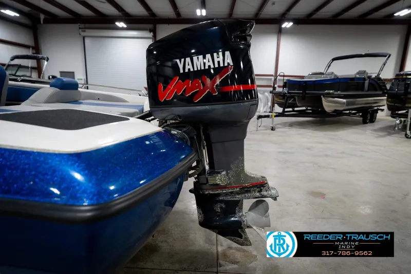 Slide: The Image of 2006 Skeeter SL 190 boat with Yamaha VMAX engine in showroom. - 45